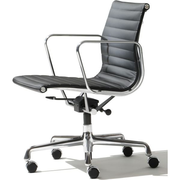 ressource grus Finde på Herman Miller® Eames® Aluminum Group Management Chair